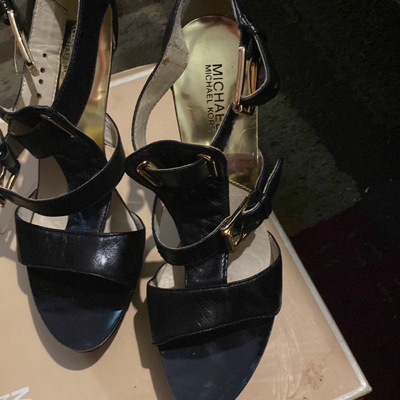 Brand new Michael Kors platform sandals - Picture 4 of 5